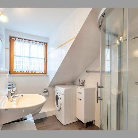 Freesenbruch -reihenhaus 6a * Zingst